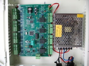 門禁機、門禁控制器